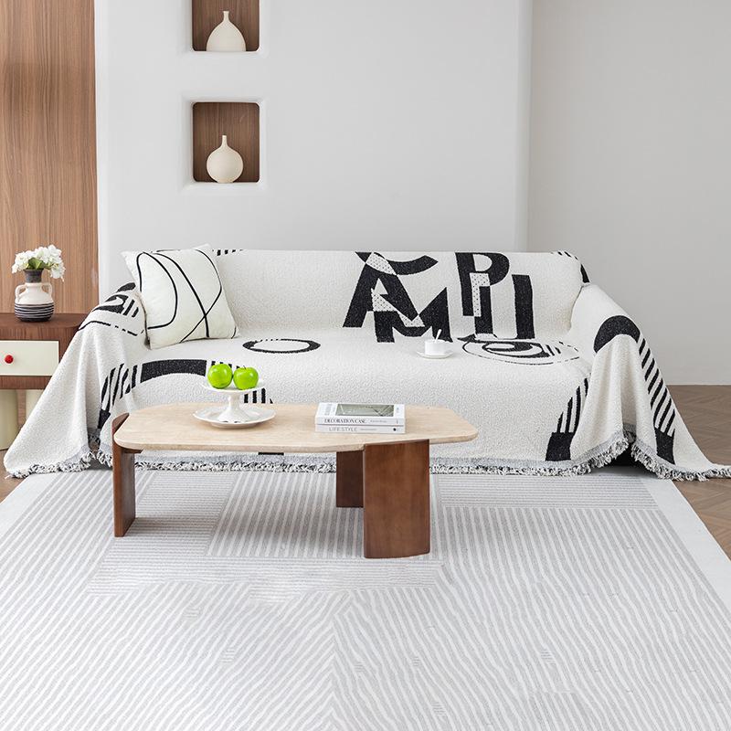 

Soft Plush Yarn Sofa Cover Non Slip Geometric Half Velvet Universal Blanket for Autumn Winter All Inclusive Couch Protector 180*130cm чорний