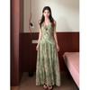 Seaside vacation wind floral v-neck suspender dress women's summer dress is beautiful and unique, super good-looking waist temperament long dress