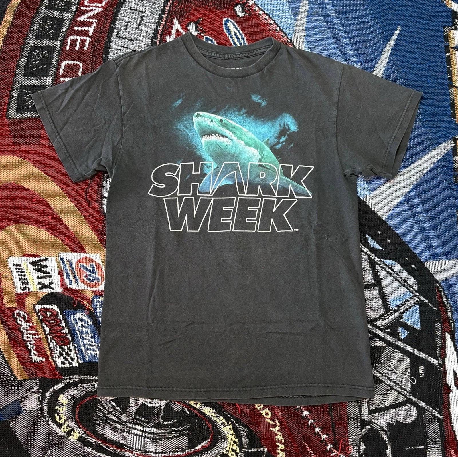 Discovery Channel Shark Week Shirt Black Men Medium Great White Shark 2011 L