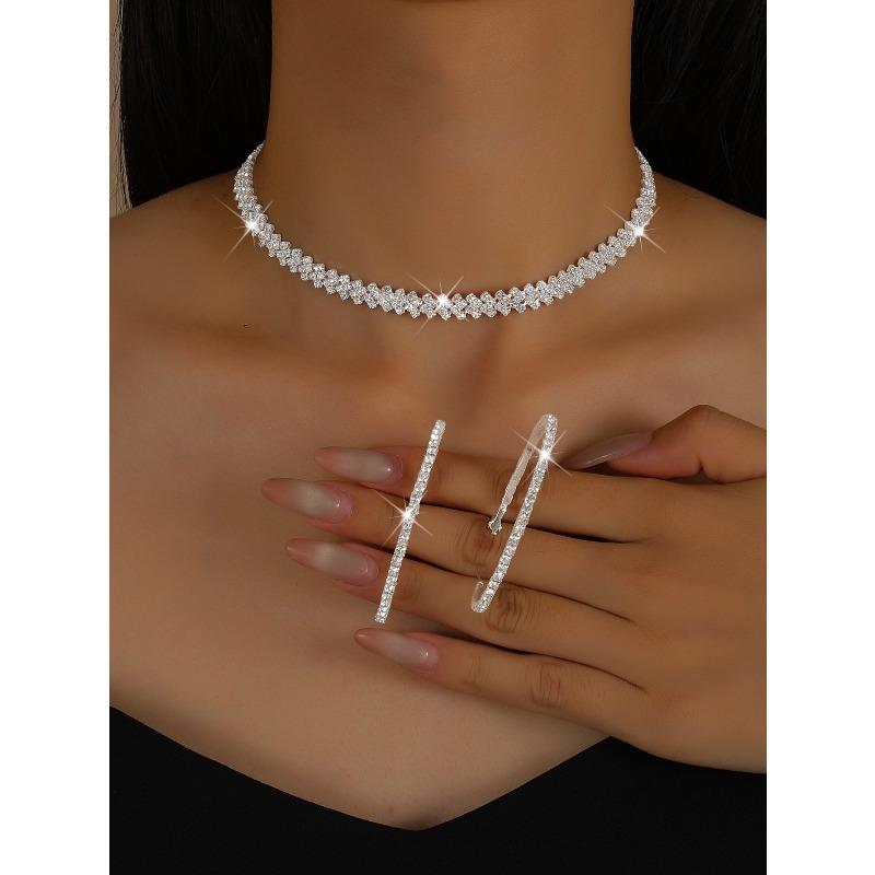 Lady's Sweet Necklace, Ear Ring and Bracelet. Unique Collar, Trendy and Fashionable, Versatile Neck Chain.
