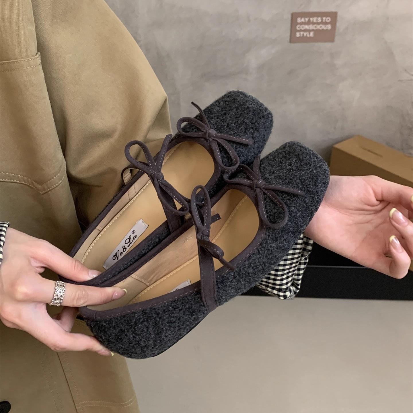 

Square head shallow mouth woolen single shoes women s 2025 autumn and winter new Korean version French bow flat Mary Jane shoes 40 темно-серого