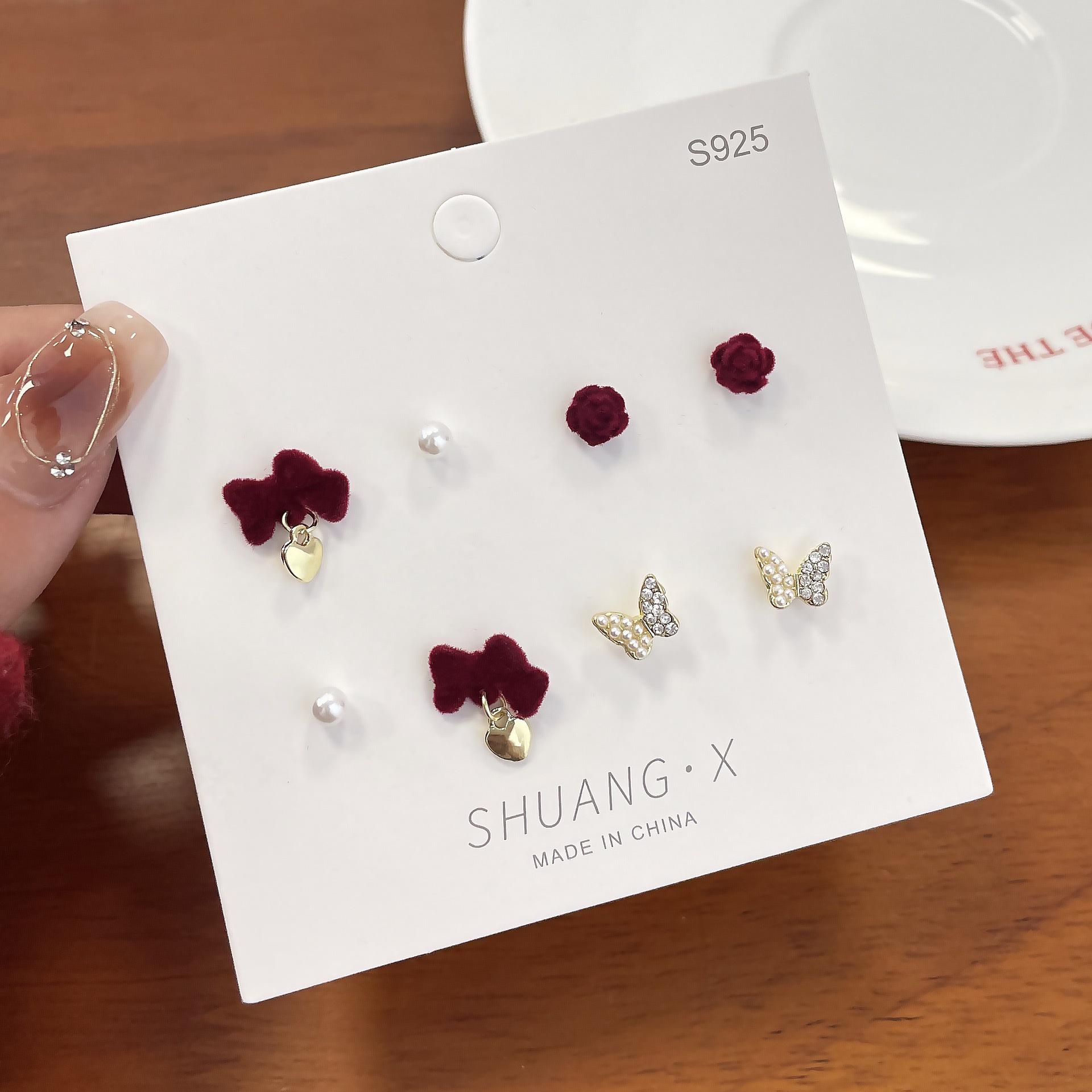 

«Изысканные серьги-флок с бантом»: Элегантный и милый дизайн ниши для осени/зимы