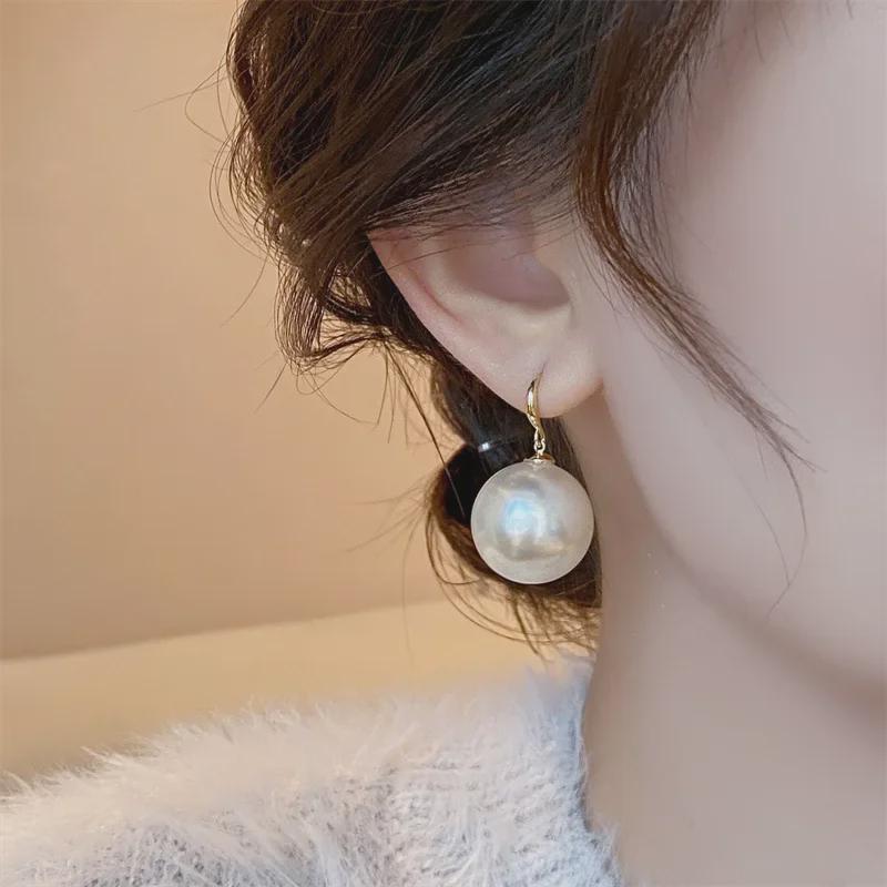 Zhenduo Large Pearl Hemp Gray Earrings - French Retro Style with Elegant Luxury Hooks