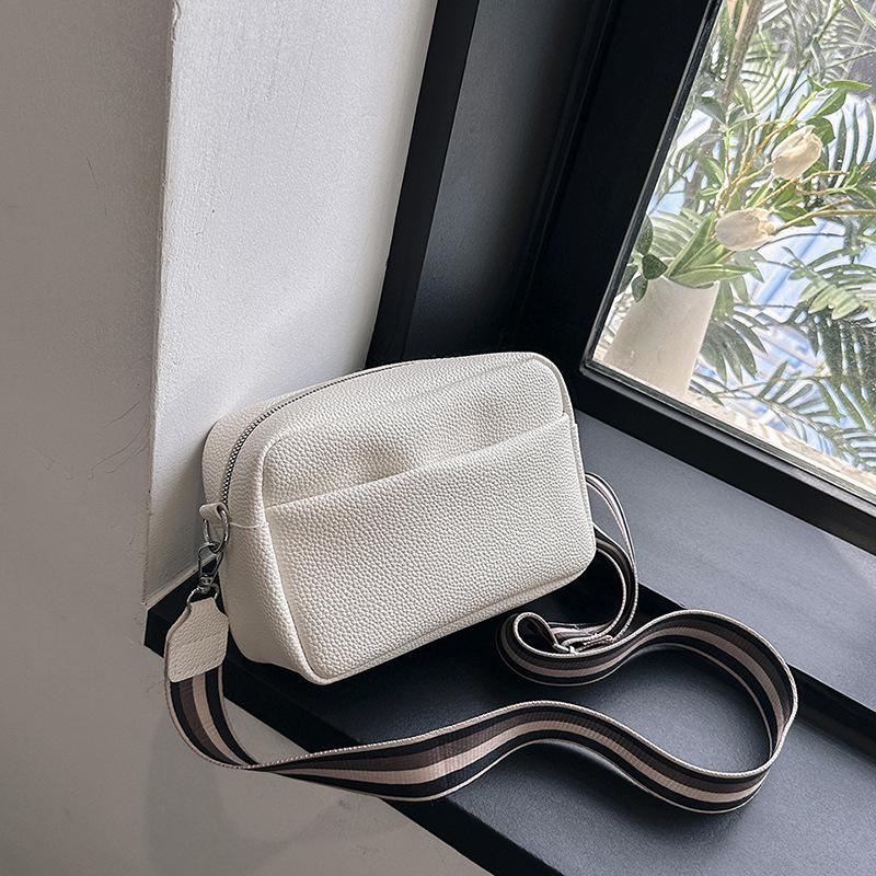 

Повседневные женские сумки через плечо с клапаном Простые кожаные широкие женские сумки через плечо Маленькая сумка Дизайнерские сумки высокого качества белый