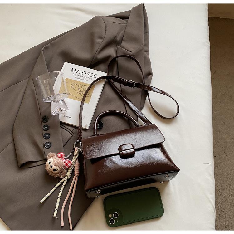 This Year, the Popular Hand-carried Fashionable and Versatile Shoulder Small Square Bag, the New Popular Simple Casual Korean Version of the Niche Me