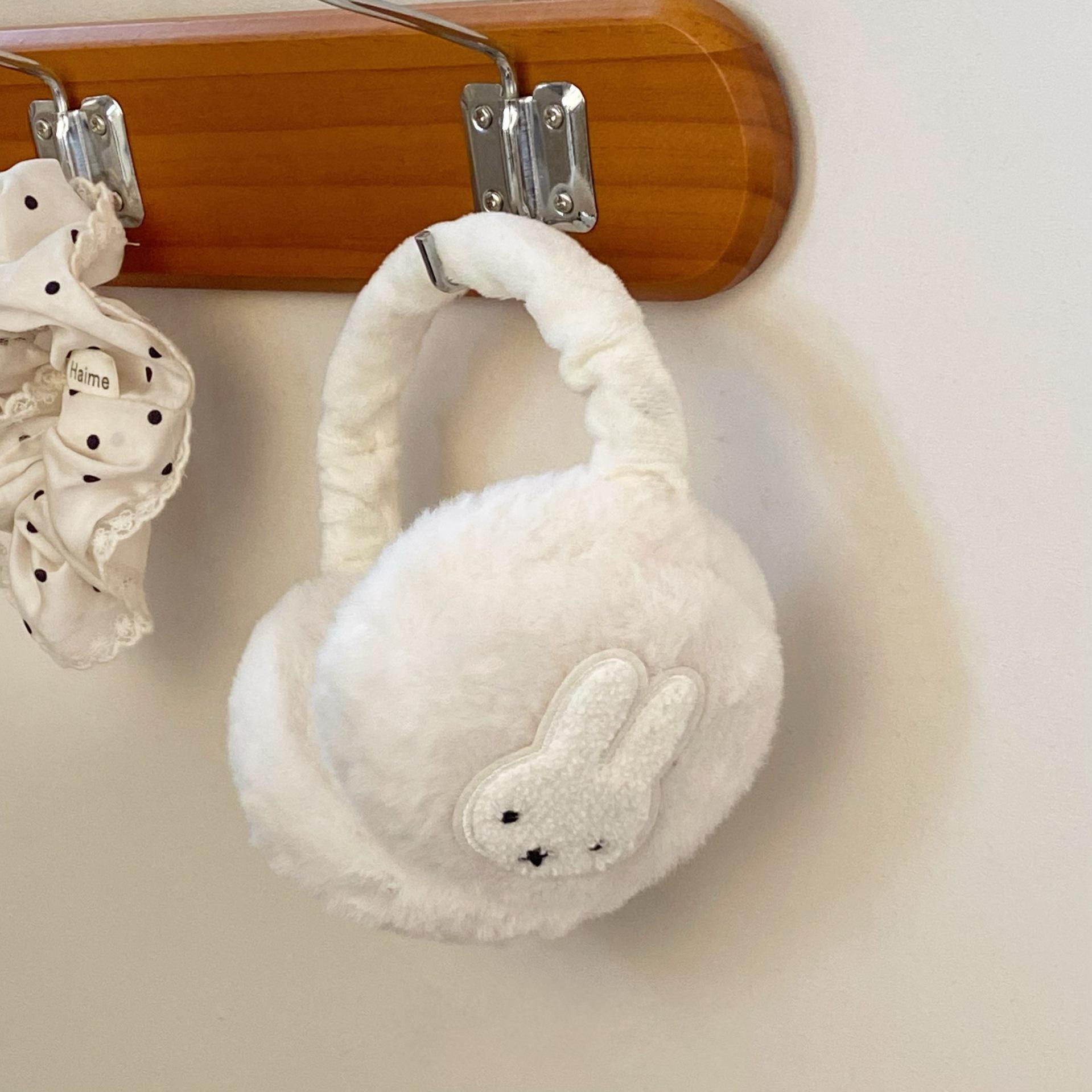 

2024 Мультяшные плюшевые наушники Cat для женщин: Бархатные наушники для студентов, занимающихся верховой ездой.