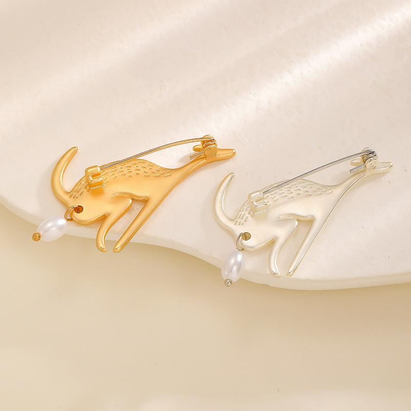 Creative Kangaroo Pearl Brooches Light Luxury Pin Badge Buttons Brooch Vintage Versatile Clothing Jewelry Accessories Gifts