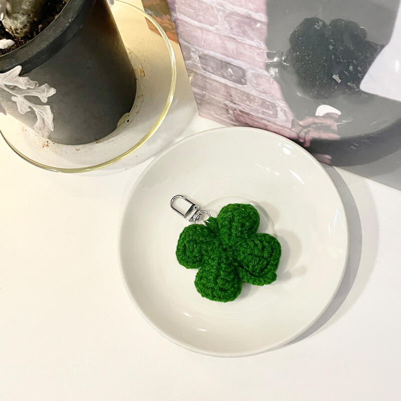 Four-leaf clover keychain lucky handmade knitted group gift