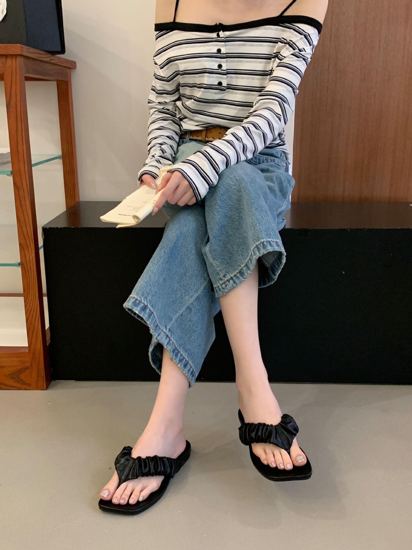 Fairy Wind Flat-Bottomed Slippers Female Summer Outer Wear Female Shoes French Versatile Square Head One-Word Cool Slippers 35 5330₽