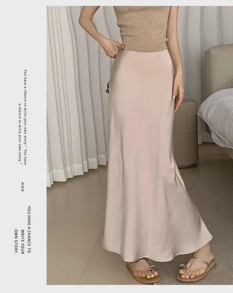 Högmidjekjol i satin med fisksvans – Vår/Sommar 2025 Kollektion