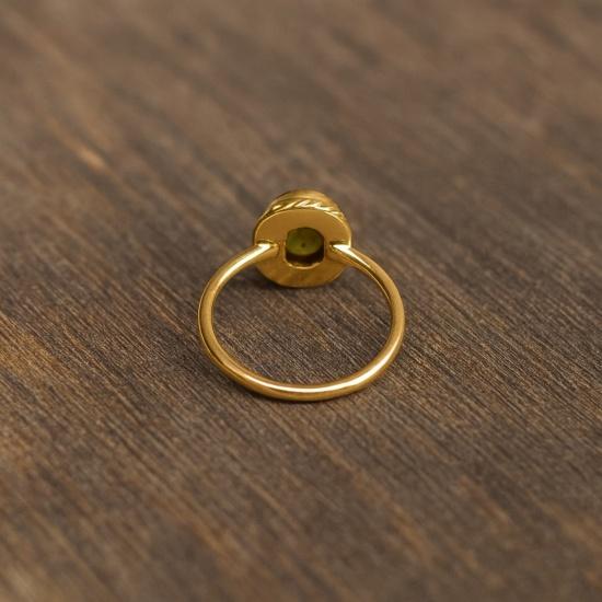 Natürlicher Peridot Ring, 925 Sterlingsilber massiv, Gelbgoldring, Minimalistischer Schmuck mit grünem ovalem Stein