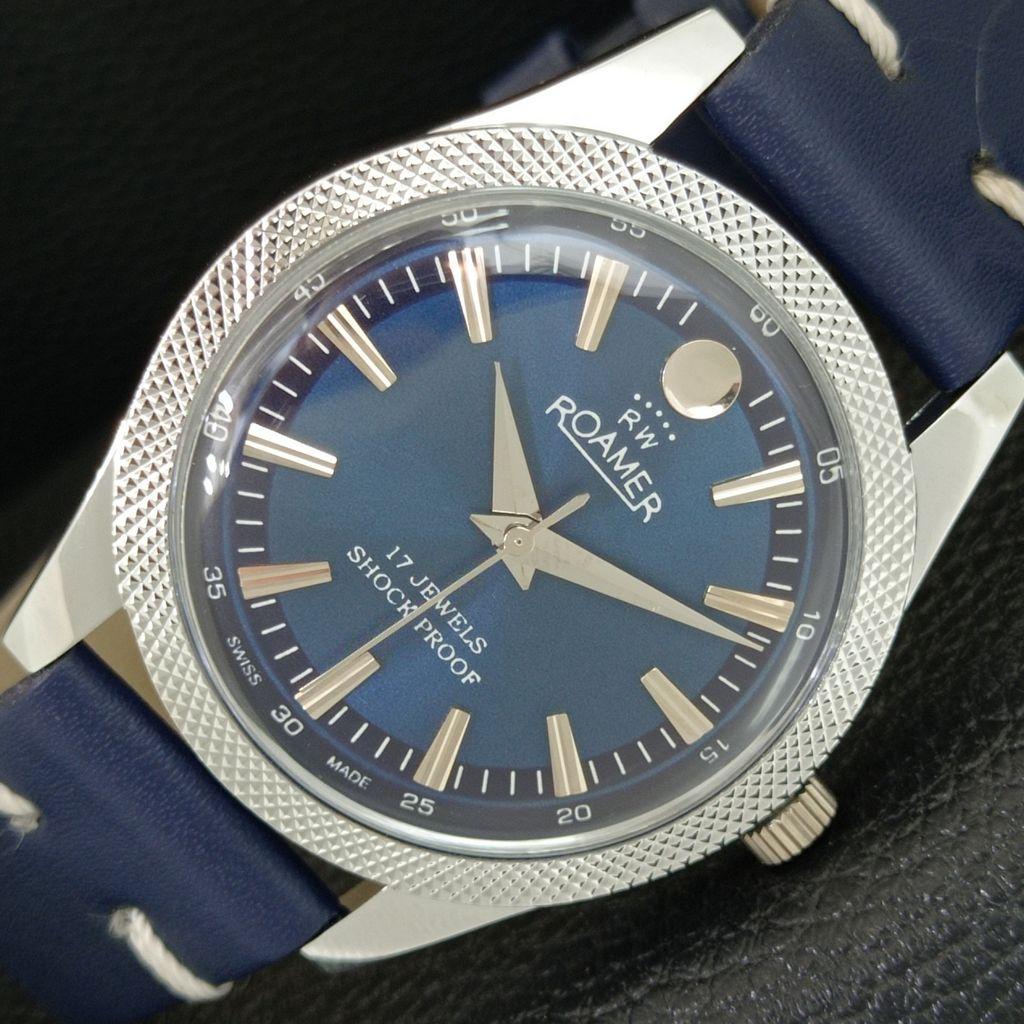 

SWISS VINTAGE HAND-WINDING MENS REFURBISHED BLUE COLOR DIAL WATCH a707123-1