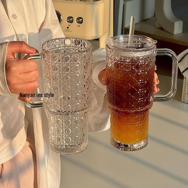 Qiwei Large Capacity Glass Straw Cup with Handle and Lid