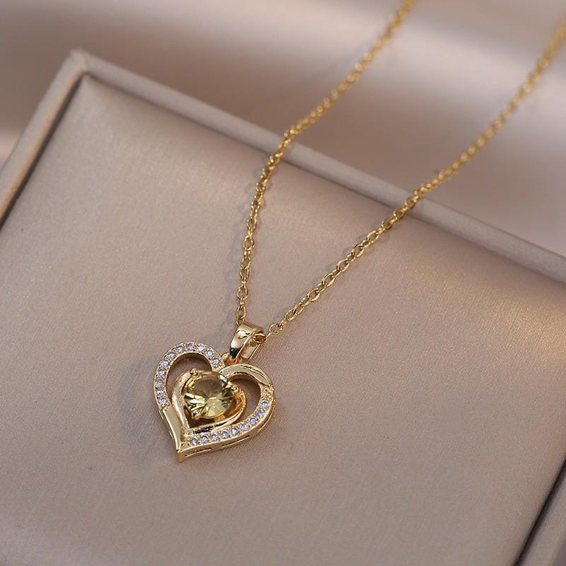 Women's Fashion Heart Pendant Necklace - Elegant, Simple Design, Versatile Clavicle Chain Jewelry