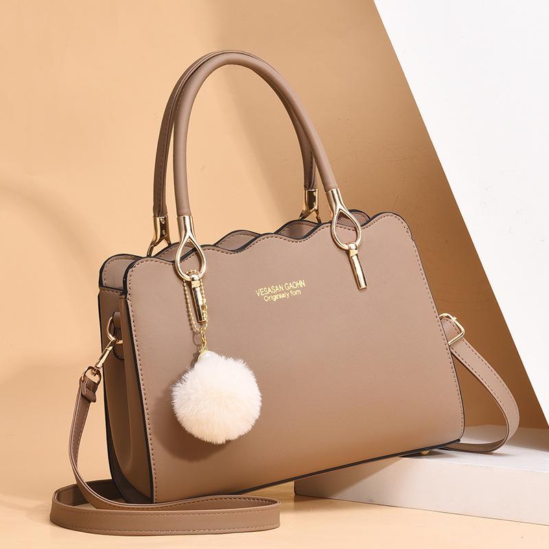 

Yogodlns Women Handbags Ladies Large Tote Bag Female Square Shoulder Bags Bolsas Femininas Sac PU Leather Hairball Crossbody Bag 27.5x12.5x19cm