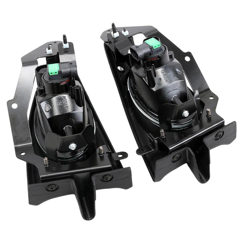 Front and fog lights for Honda Freed 2009-2011 models, including front bumper lights.