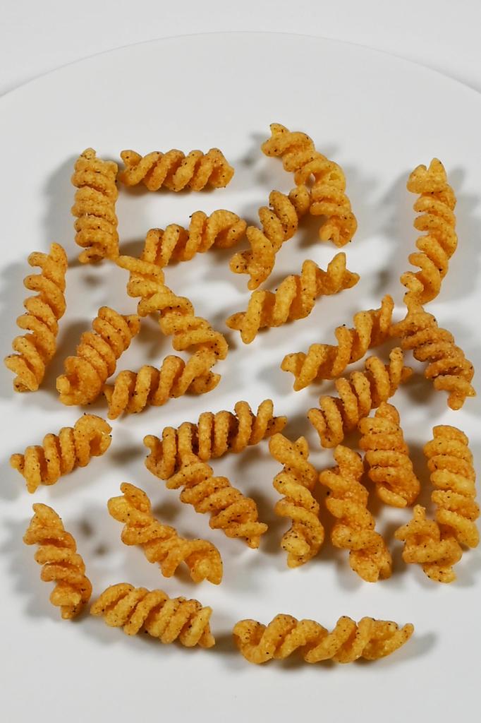 Tsumami Kura Pasta Snack Black Pepper Flavor 1kg Low-Carb Spicy Perfect with Wine and Beer