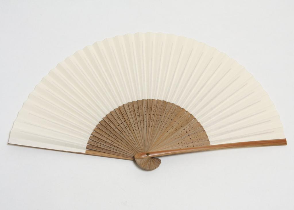 Kyo Fan Cat Back View Kyoto Craftsman Handmade Fan with Tassels Fan Bag Included Paper Box [Hasegawa]