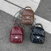 Zaino Mini da Donna Lussuoso con Ricamo Lingge Colore Unico Catene Borsa a Spalla da Donna Zaino da Viaggio in PU Borse Casual per la Scuola