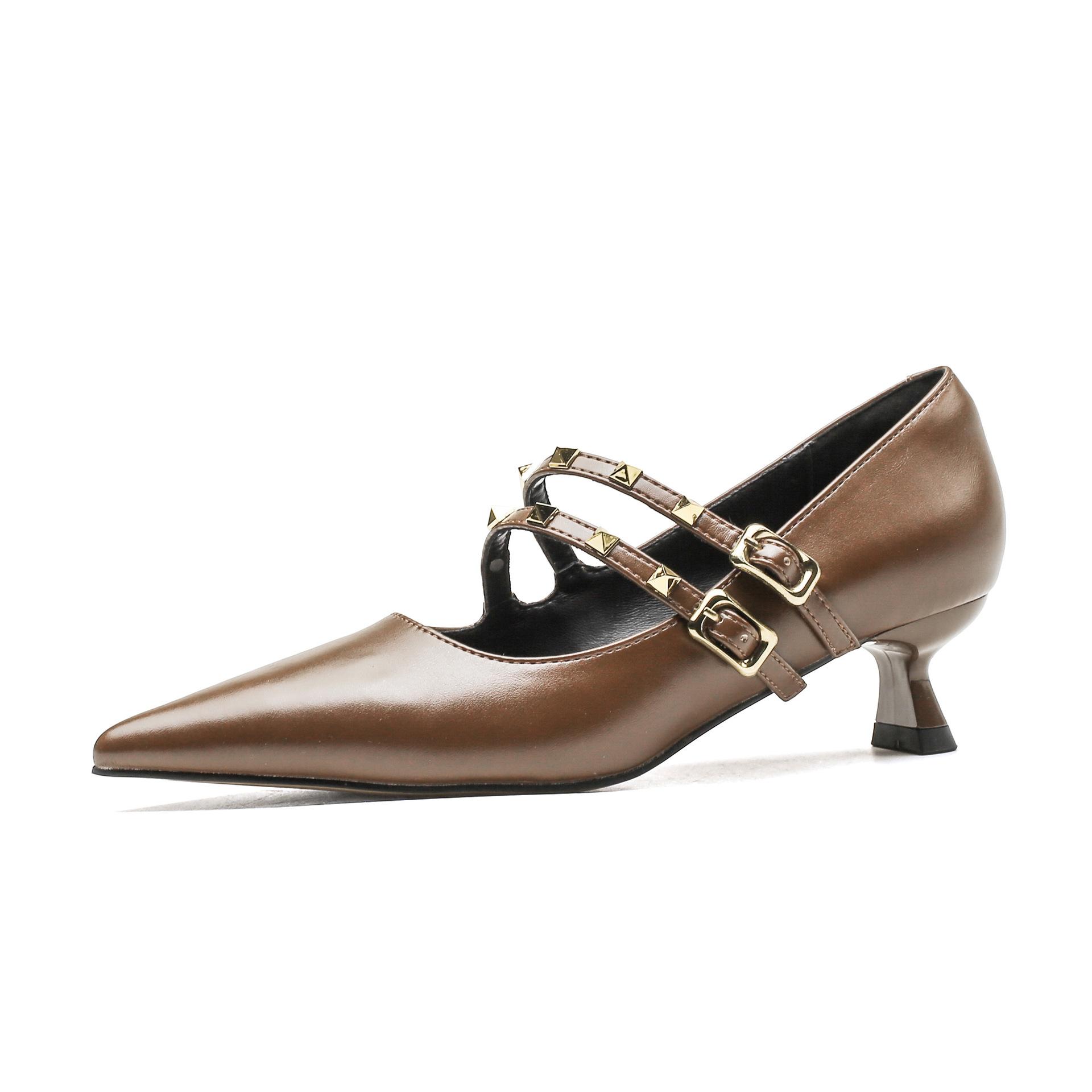 

Temperament Muse fan single shoes 2025 early spring new fashionable rivets one word with shallow mouth thin heel pointed high heels women 40 коричневый