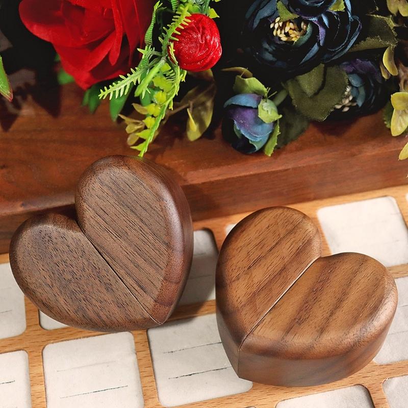 Eleganter Ringhalter aus Holz mit Magnetverschluss, sicher, kreatives Herzdesign, Naturholz, tragbar zur Schmuckaufbewahrung