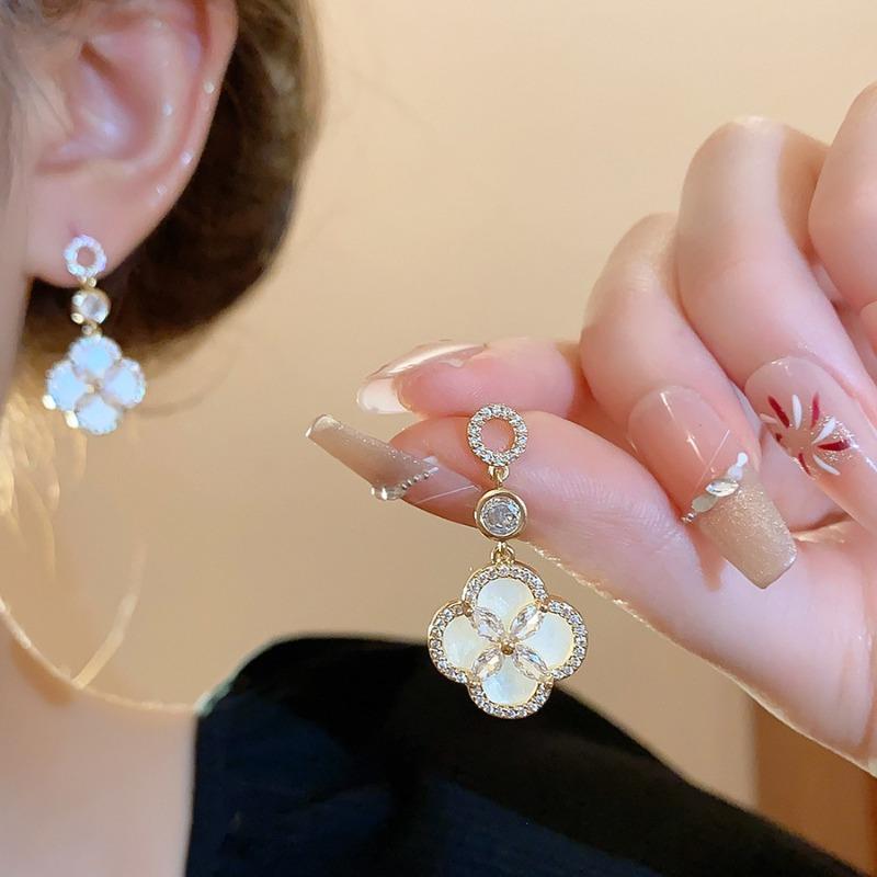 Silver Needle Zircon Flower Pearl Stud Earrings Exquisite Light Luxury High-end Earrings Niche White Versatile Earrings