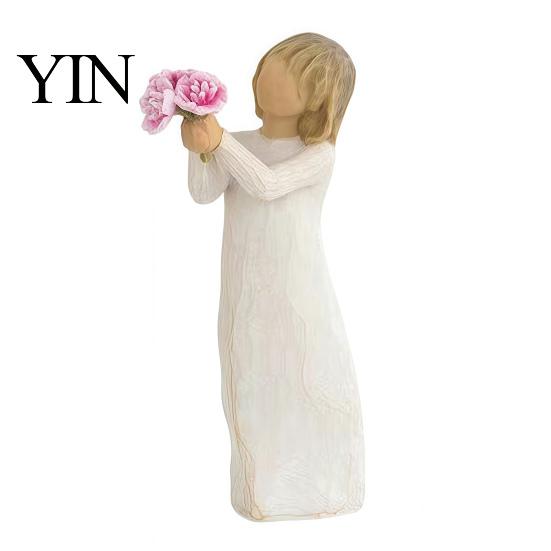 Minimalist Desk Ornament Girl Holding Bouquet Resin Figurine, Faceless Lady Statue, Romantic Desktop for Flower Statue Living Room Bedroom Home Decor,