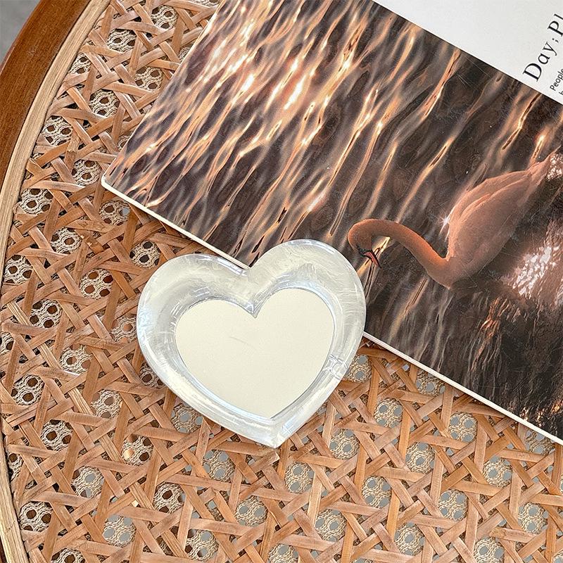 3D Heart-Shaped Phone Holder & Makeup Mirror: Magnetic, Retractable, Stable Adhesive for Desk Use