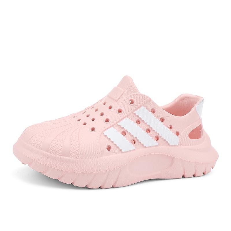 Unisex Kids' Crocs-Style Beach Sandals: Breathable, Non-Slip, Waterproof, Quick-Drying, Soft Sole, Closed-Toe, Perfect for Summer Outdoor Wear.