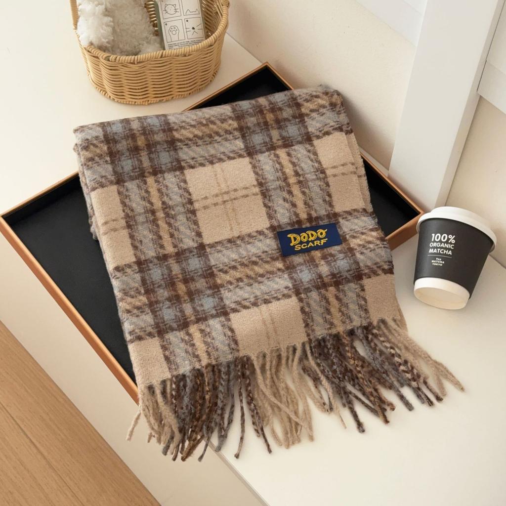 Korean version of the new plaid scarf women's autumn and winter atmosphere thickened warm retro imitation cashmere cold-proof scarf