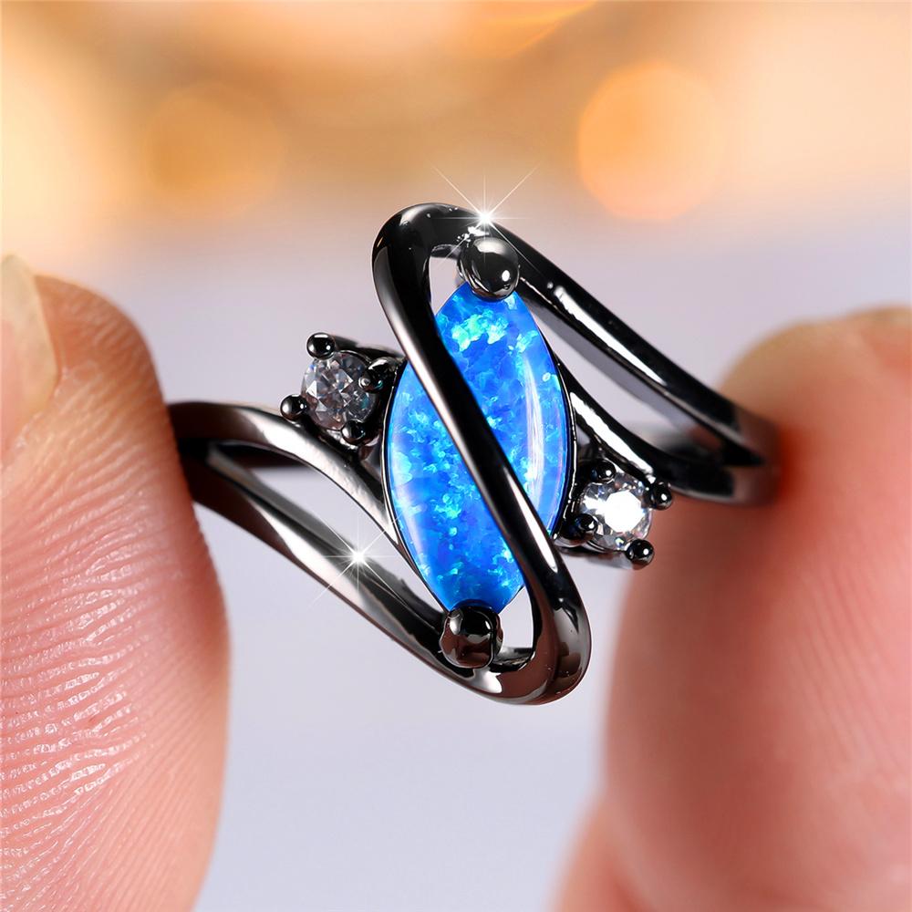Uroczy Boho Damski Pierścionek z Niebieskim Kamieniem Opalu Ognistego Vintage Czarny Złoty Kolor Biżuteria Ślubna Dla Kobiet