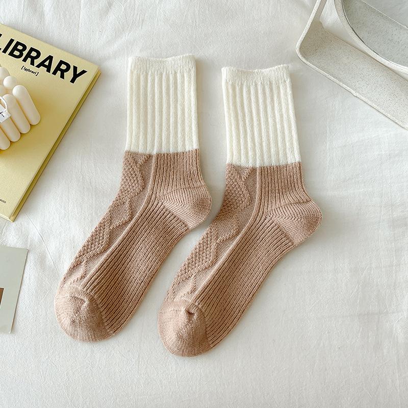 Female Autumn and Winter Thickened Warm Anti Pilling Floor Moon Son Tube Wool Socks