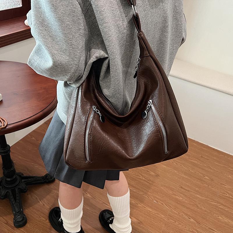 Trendy fashion women's bags, retro tote bags, underarm niche large-capacity portable messenger commuter bags