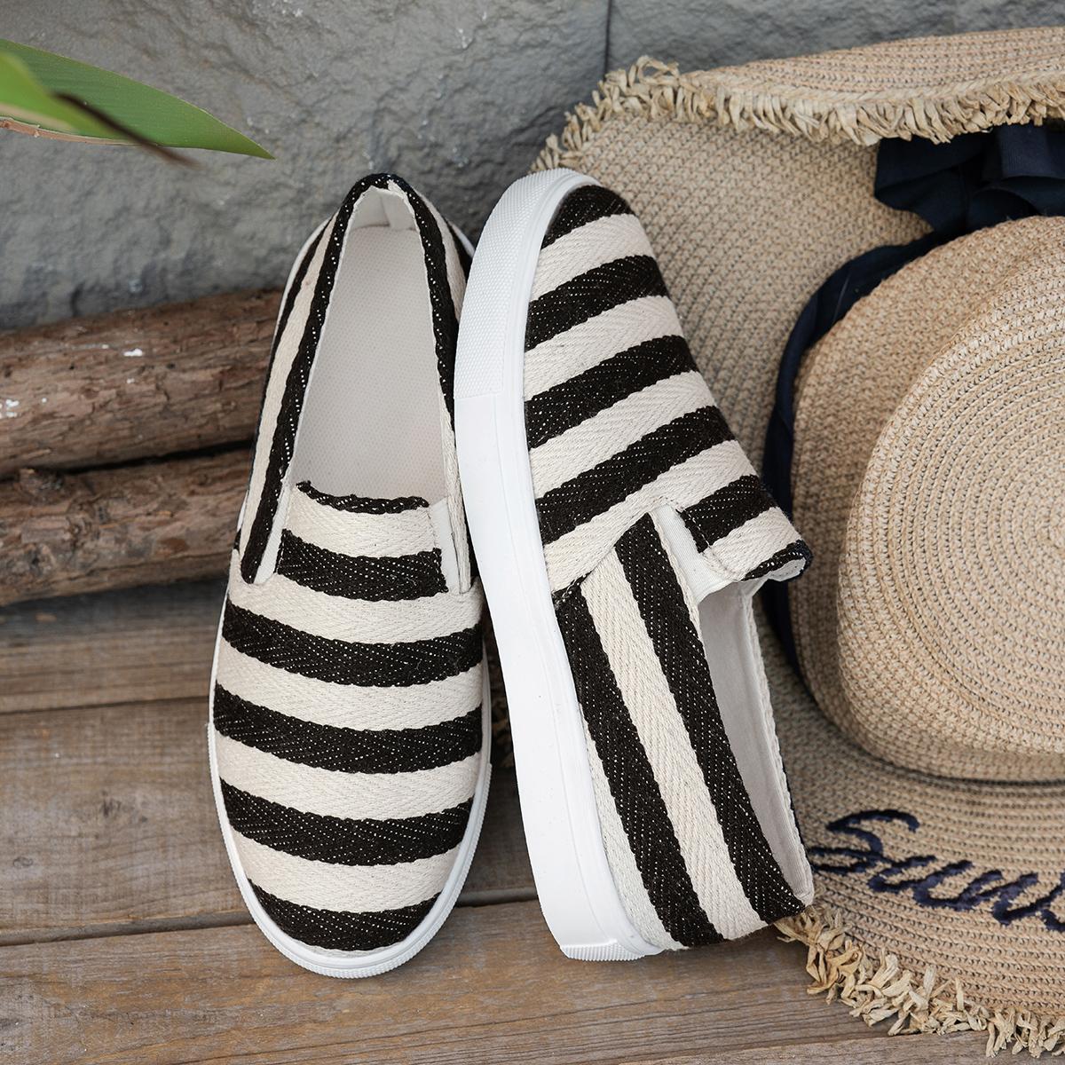 

2025 Тканевые кроссовки Женские Одинарные Кроссовки на плоской подошве Ленивый стиль рыбака Корейские Белые Повседневные Холщовые Женские Удобные Туфли 36 чёрный