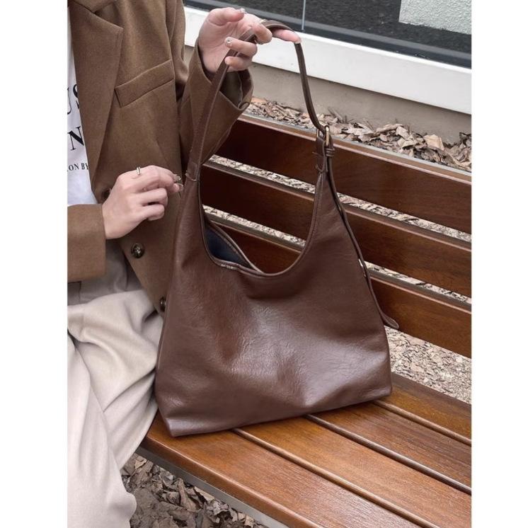 Large Capacity Bag for Women 2025 New Simple Soft Leather Single Shoulder Underarm Bag Retro Commuter Crossbody Mother-Daughter Bag