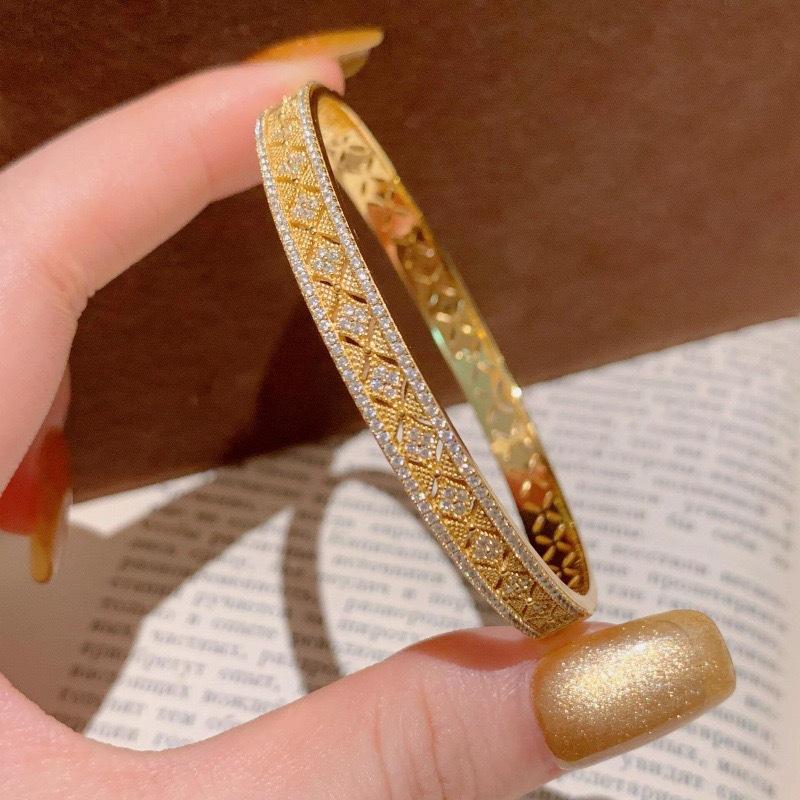 

2026 Flower Window Bracelet Versatile Light Luxury High-end Niche Design Full of Diamonds Zircon Exquisite Bracelet 18CM золотой