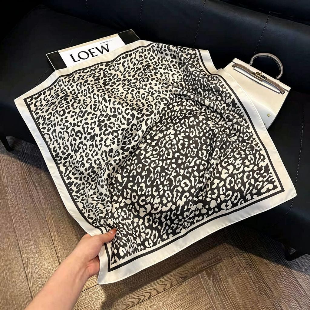 71Cm New Chinese Simulation Silk Square Scarf Soft and Skin-friendly Ink Flower Rhyme Printing Silk Scarf Neck Sunscreen Small Scarf