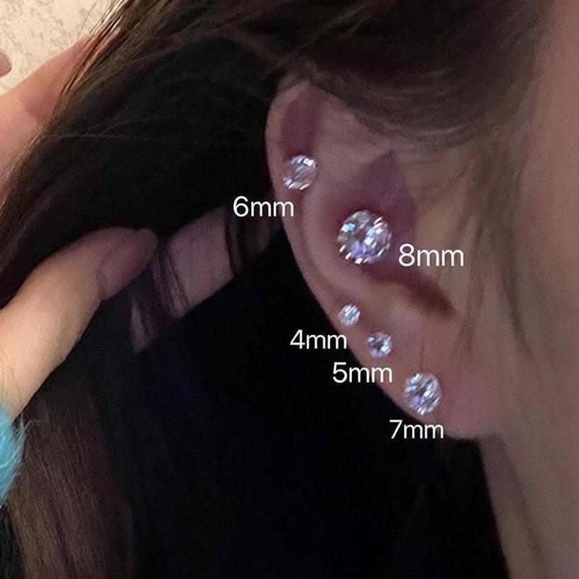 2026 Elegant Zirconia Ear Cuff: Small Niche Design, Fashionable Luxury Earrings for Multiple Piercings.