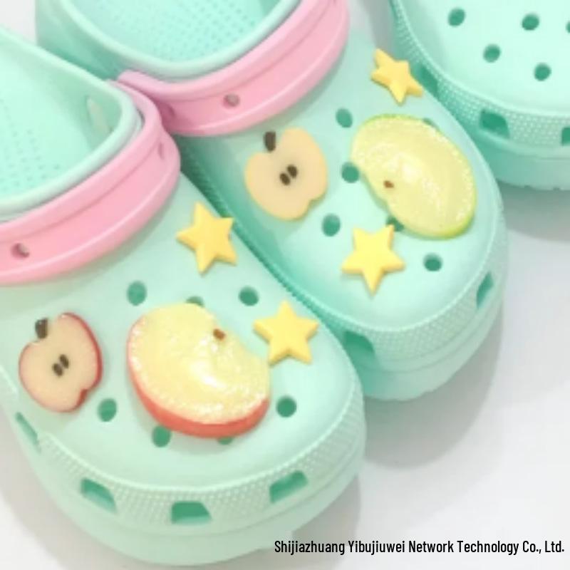 Luksusowy zestaw akcesoriów Crocs z motywem kotka: Zdejmowane ozdobne klamry do sandałów dla dziewczynek