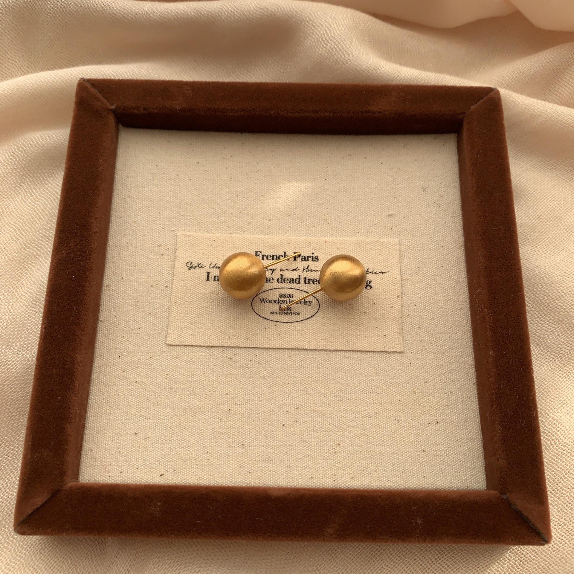 Минималистичные круглые серьги-гвоздики, матовый легкий люкс, крутые, модные высокого класса, объемная индивидуальность, минималистичные ретро-серьги с атмосферой