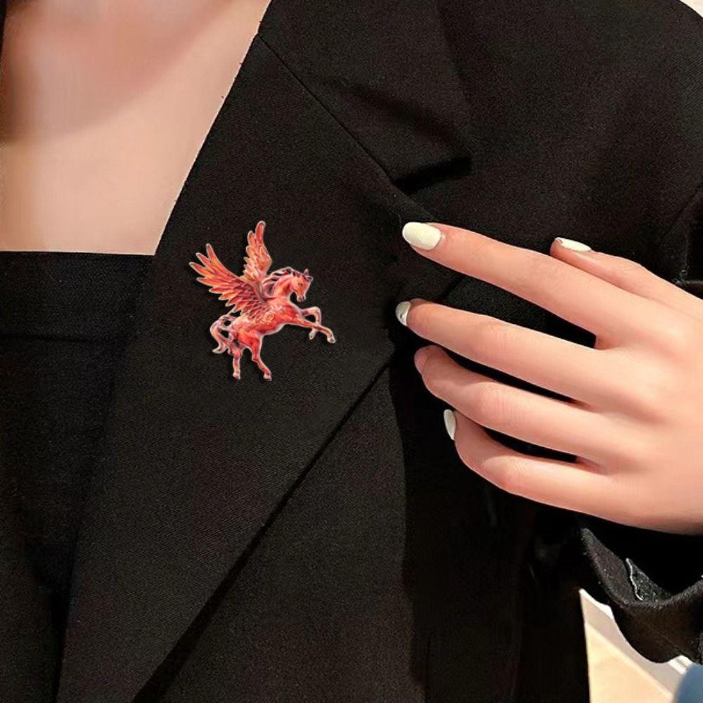 New Vintage Pegasus Brooch Traditional Red/Blue/Pink Zodiac Animal Badge Tang Dynasty Enamel Alloy Animal Lapel Pin Cultural Art