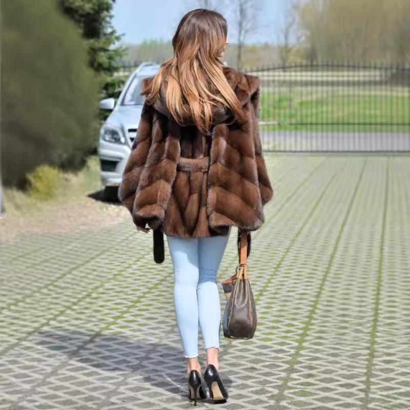 Dámský kabát z umělé norkové sametové kožešiny v evropském a americkém stylu - Nová podzimní/zimní módní bunda