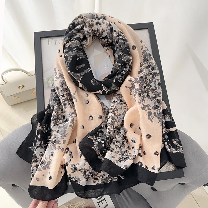 2025 New Retro Literary and Versatile Travel Photo Sunscreen Sunshade Shawl Air-conditioned Room Dual-purpose Cotton and Linen Scarf Women