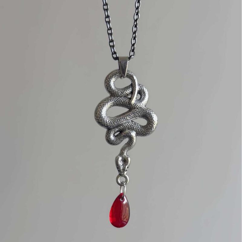 Bat Necklace Gothic Jewelry Bat Wings Crystal Pendant Necklace Personality Necklaces Jewelry Accessories