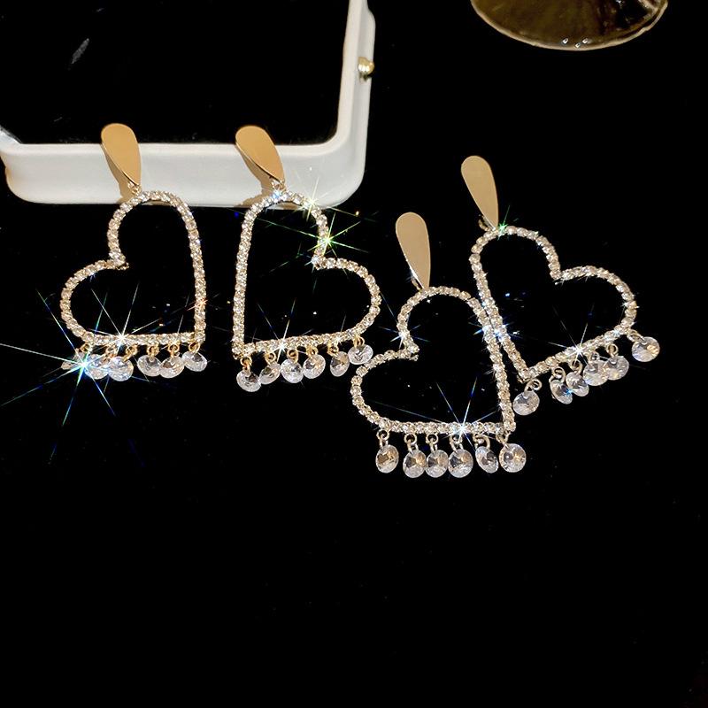 

Elegant Zircon Heart Geometric Silver Earrings for Women