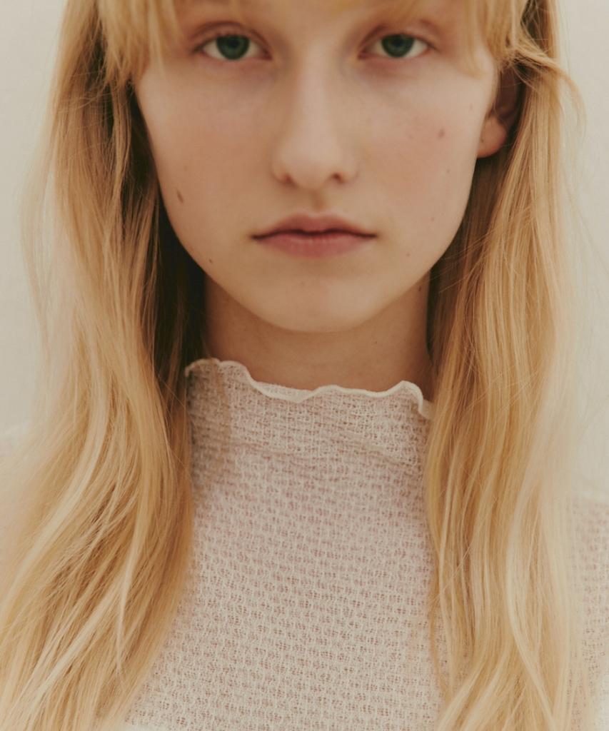 Okuka Slit Lace Top White
