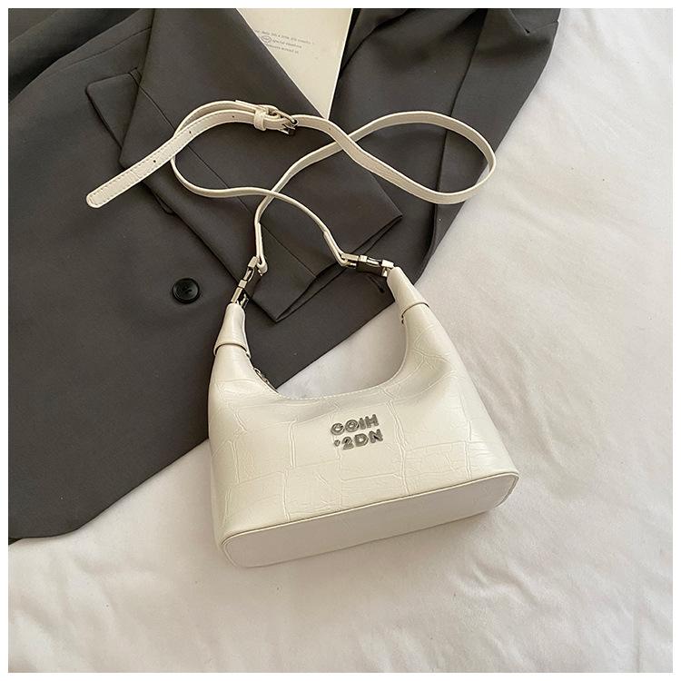 

Niche design foreign style handbag women s 2025 new spring and summer fashion small bag versatile commuter messenger bag