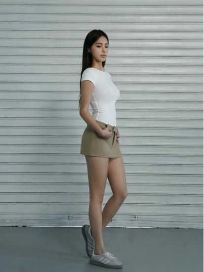 European & American Slim Fit High-Elastic Short-Sleeve T-Shirt: Breathable, Figure-Flattering, Petite Base Top