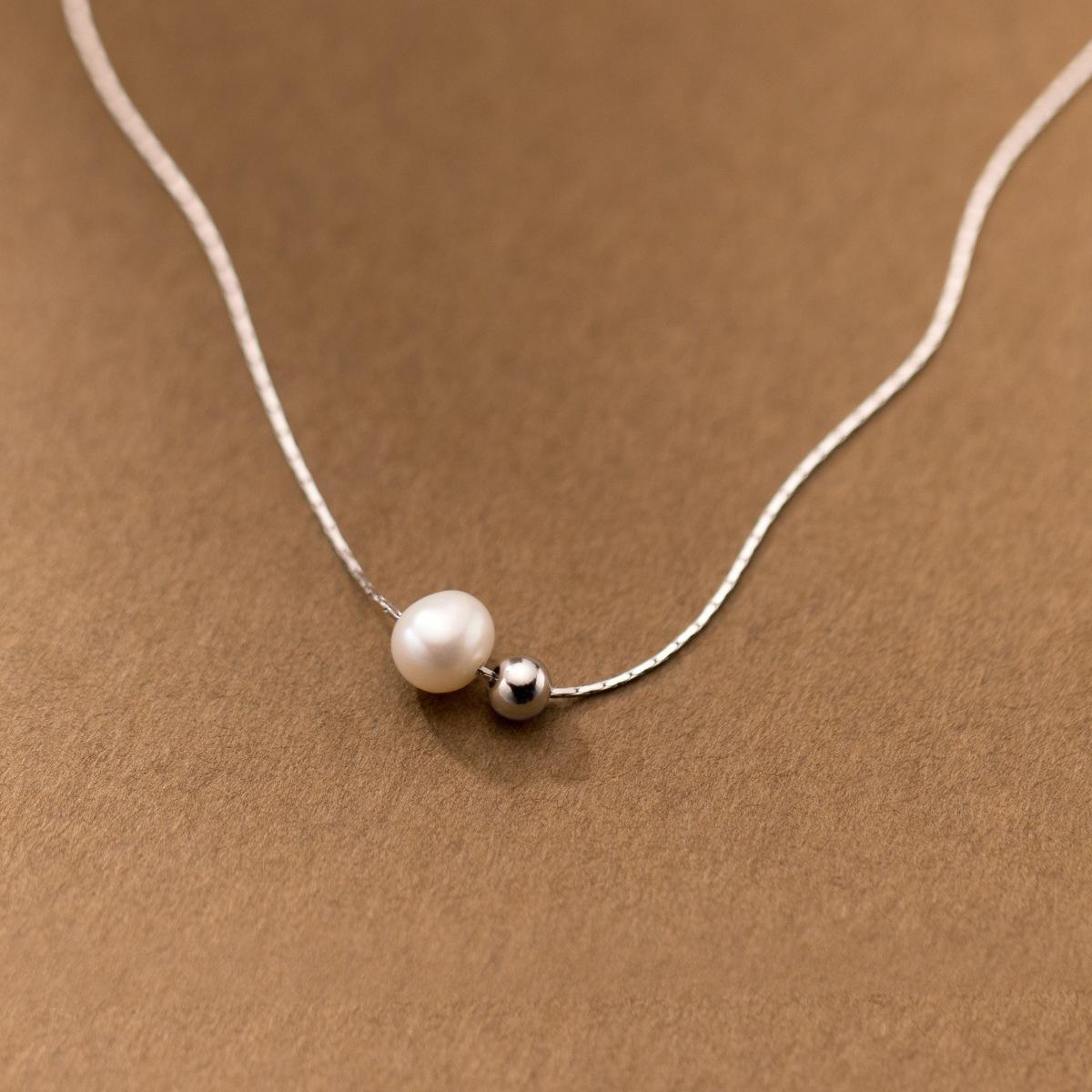 Natural freshwater pearl snake bone necklace minimalist elegant French retro versatile collarbone chain