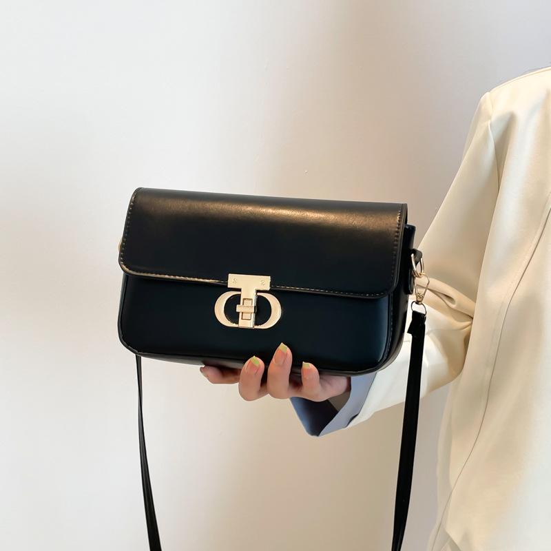 

Зарубежный стиль ретро и универсальная личность, высококачественная текстура, маленькая квадратная сумка, женская корейская версия, нишевая летняя новинка сумка-мессенджер для жирной кожи чёрный